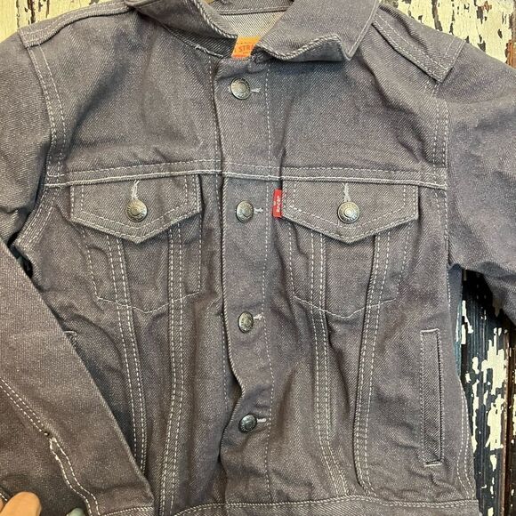 Kids Levi’s gray denim jacket. Size 7Reg. EUC. - Picture 2 of 5